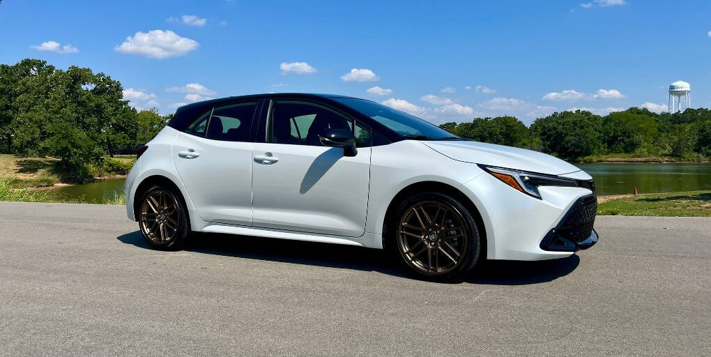 2019 Toyota Corola — image 2